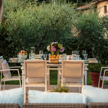 Villa With Private Pool On The Lucca Capannori