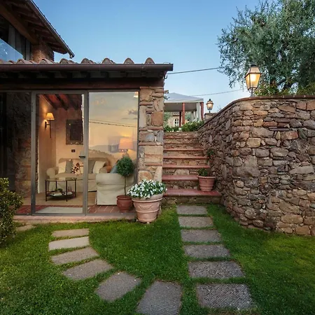 Villa With Private Pool On The Lucca *