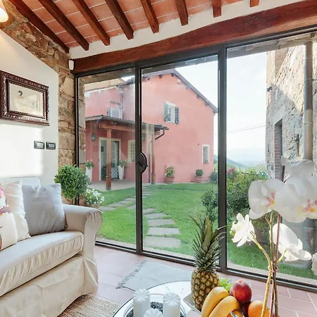 Villa With Private Pool On The Lucca