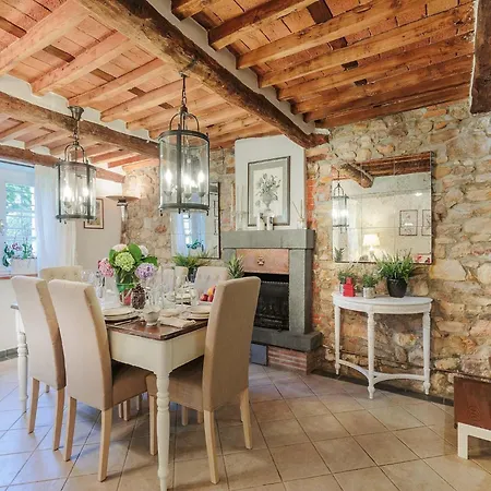 Villa With Private Pool On The Lucca Capannori