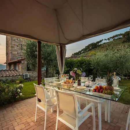 Villa With Private Pool On The Lucca *