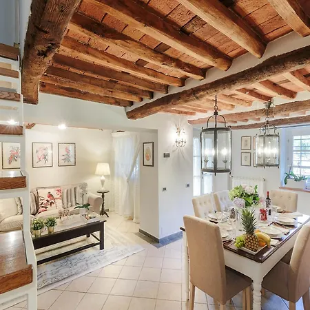 With Private Pool On The Lucca * Capannori