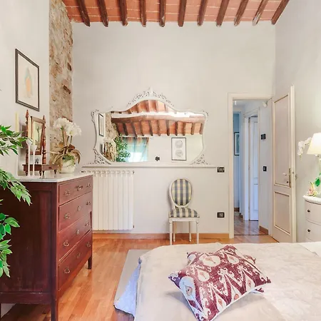 With Private Pool On The Lucca Capannori