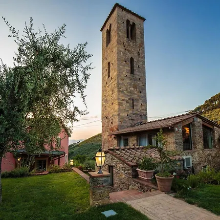 Villa Near Lucca With Pool Capannori